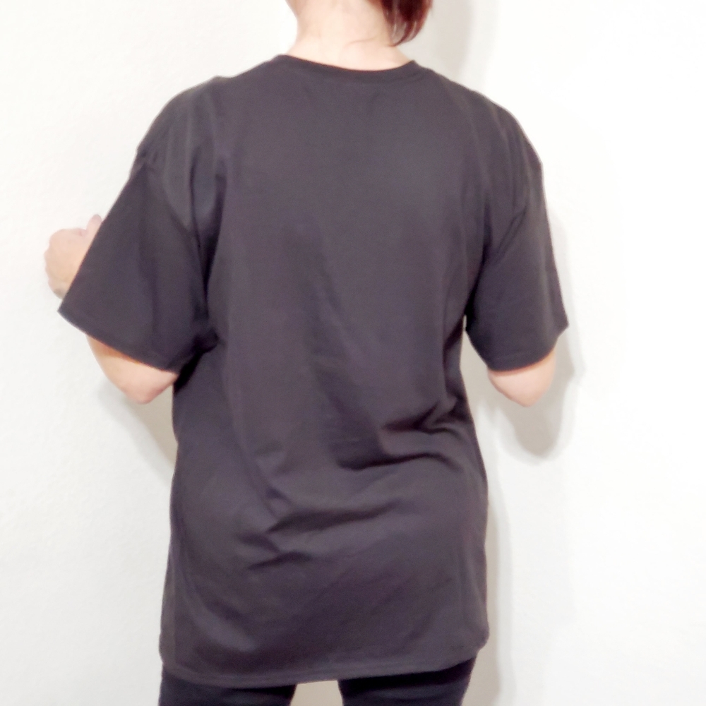 'It's funny how you think I'm listening'  tee black short sleeve Lg. - Picture 4 of 6